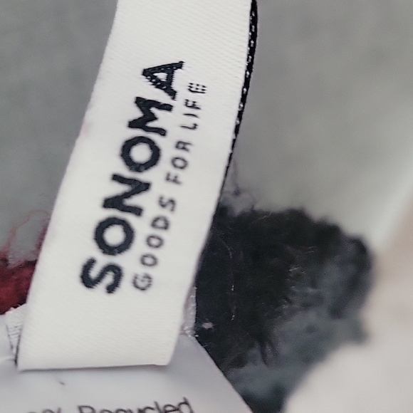 Women's Sonoma Goods For Life Black & Red Buffalo Triangle Scarf - Picture 3 of 6